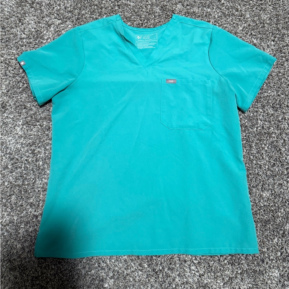 Figs scrub top